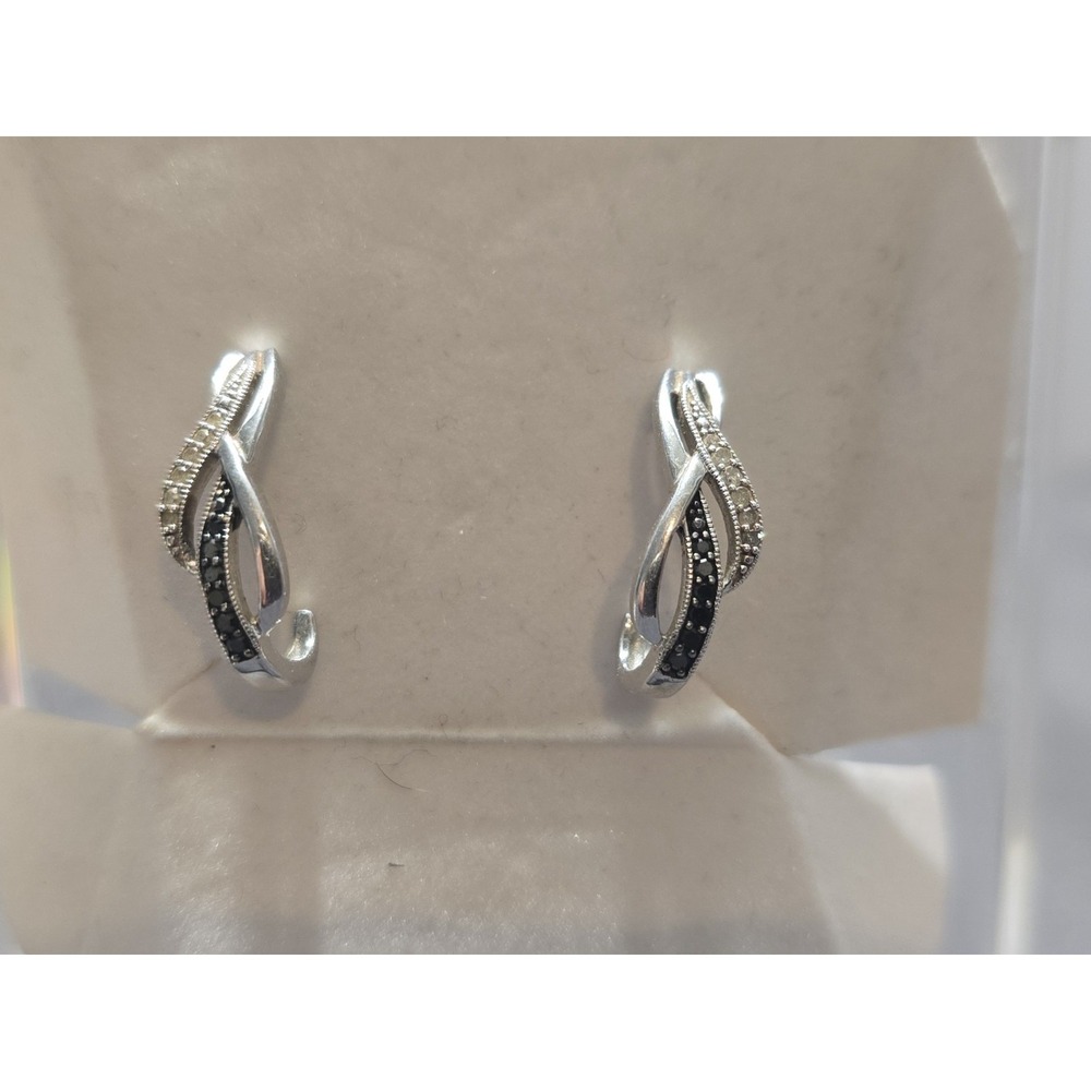 BEAUTIFUL 10K WHITE GOLD BLACK & WHITE DIAMOND EARRINGS   2.4G